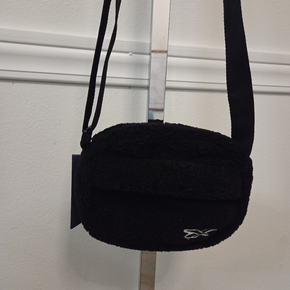 Reebok Dani Crossbody Crossbody shoulder Bag. - Picture 3 of 6